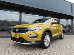 Volkswagen T-Roc - 1.0 TSI Style Ecc Navi2x Pdc Trekhaak 2018