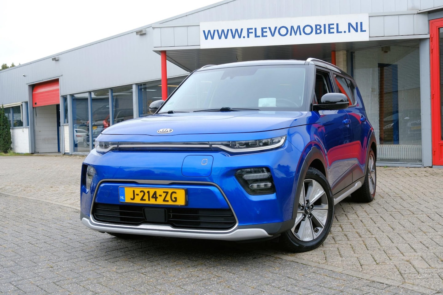 Kia e-Soul - ExecutiveLine 64 kWh Leder|Navi|Clima|LMV|2-tone - AutoWereld.nl