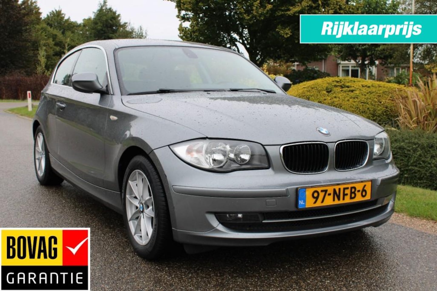 BMW 1-serie - 116I 2.0 122pk Business automaat ECC/cruise/CarPlay/lm velgen 3-drs - AutoWereld.nl