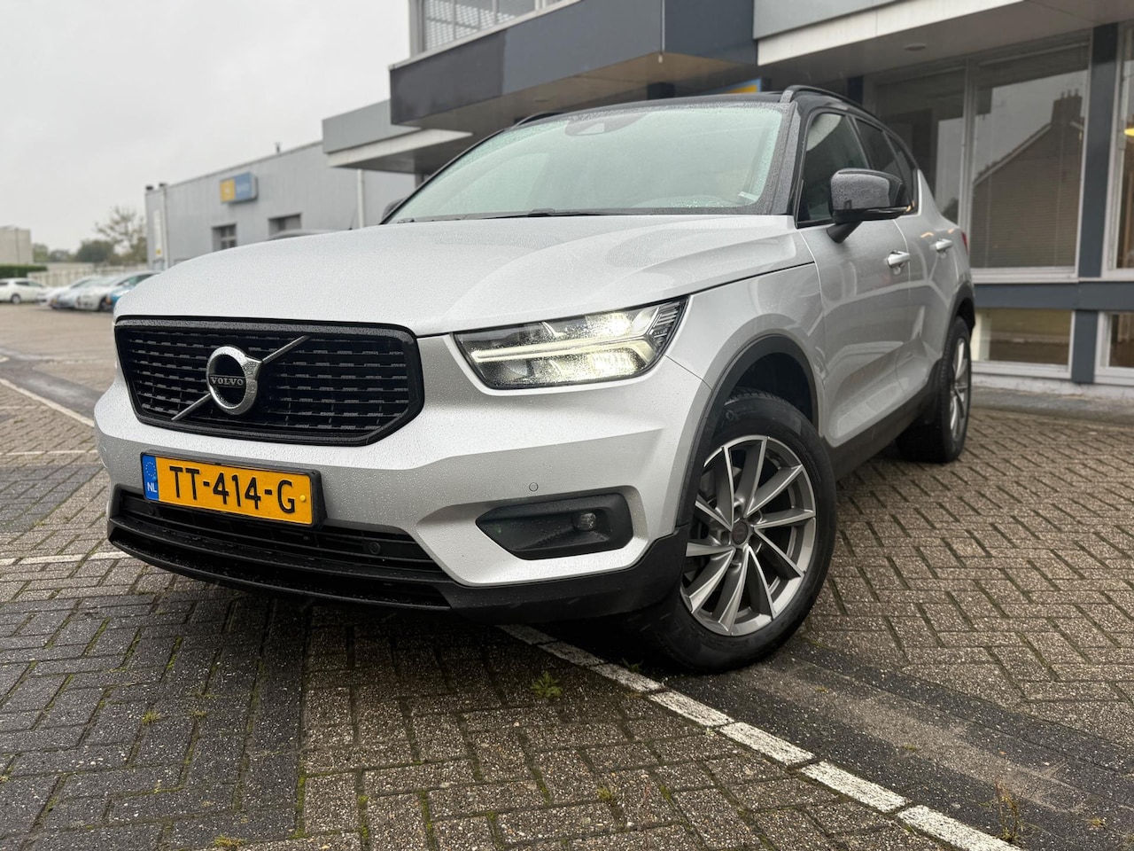 Volvo XC40 - 2.0 D4 AWD R-Design | Full | Panorama | Led |Harman Kardon | Navi | Camera | - AutoWereld.nl