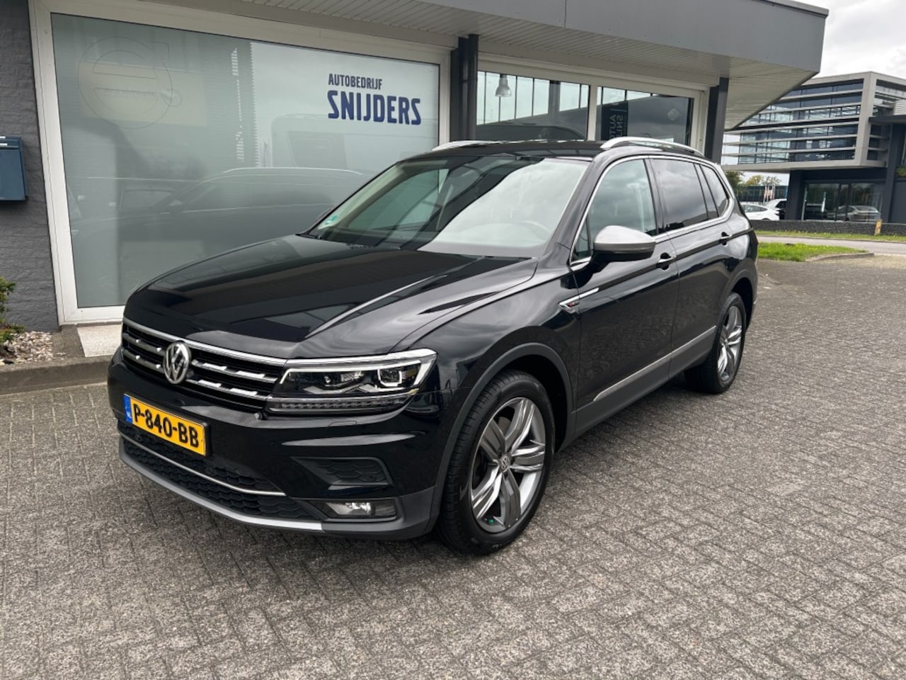 Volkswagen Tiguan Allspace - 2.0 TSI ALLSPACE 4-MOTION . HIGHLINE AUTOMAAT 7 PERS - AutoWereld.nl