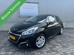 Peugeot 208 - 1.2 PureTech Signature 2019 / Trekhaak / Carplay / Cruisecontrol / Airco / 1e eigenaar NAP