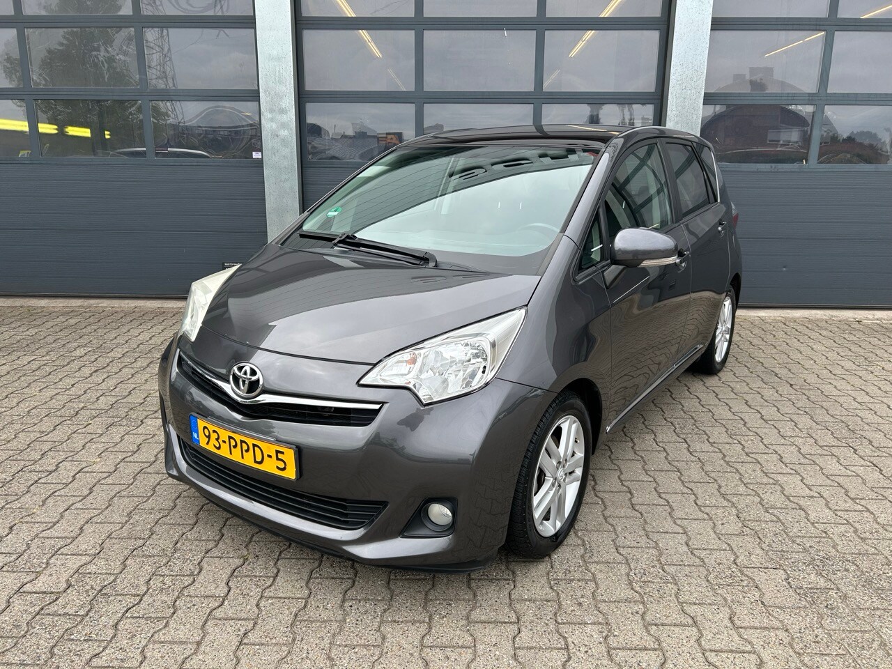 Toyota Verso S - 1.3 VVT-i Aspiration 1.3 VVT-i 99pk Aspiration - AutoWereld.nl