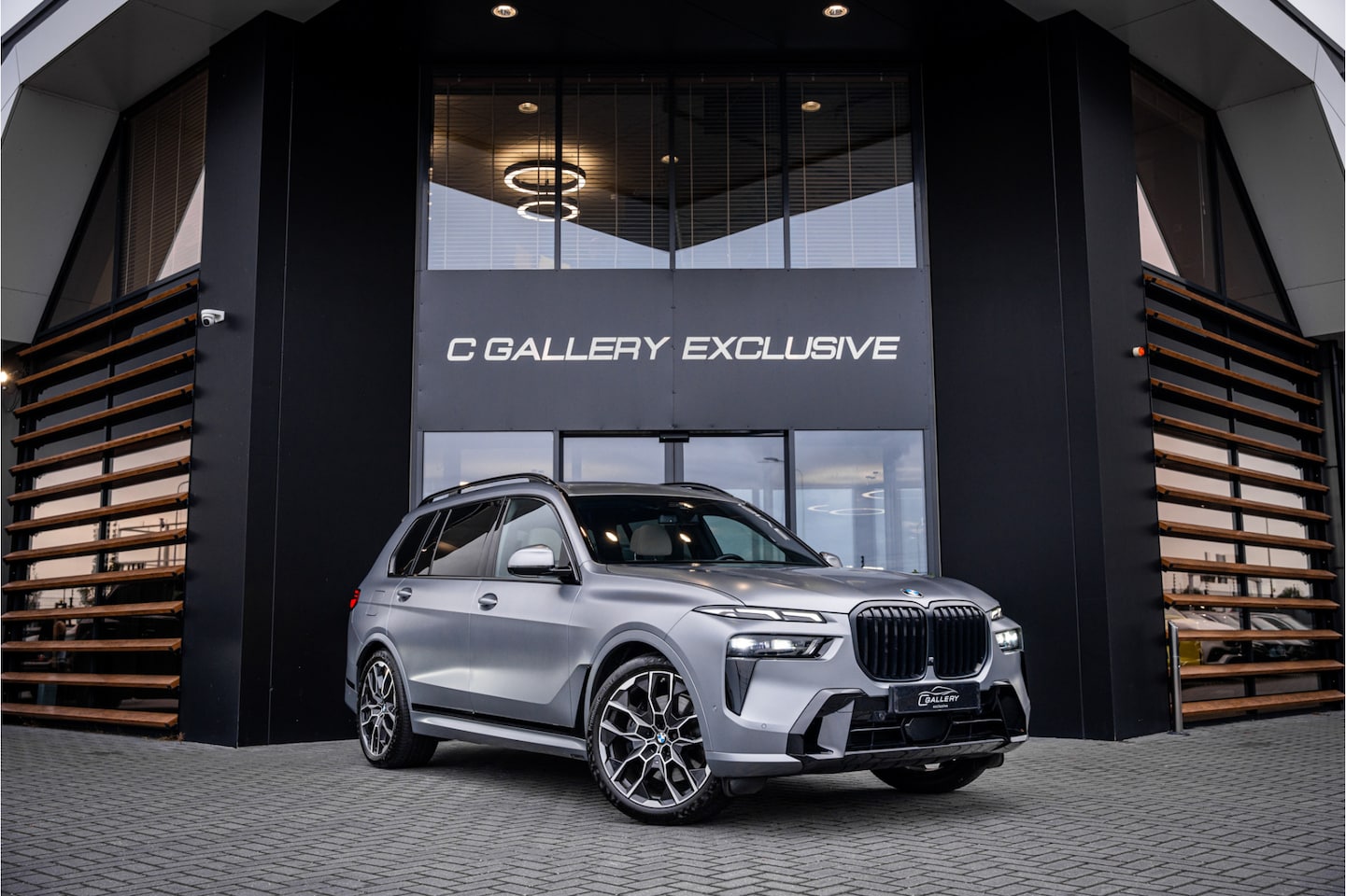 BMW X7 - xDrive40i 7p. M-Sport Pro l BTW l Panorama l SoftClose l Stoelk. - AutoWereld.nl