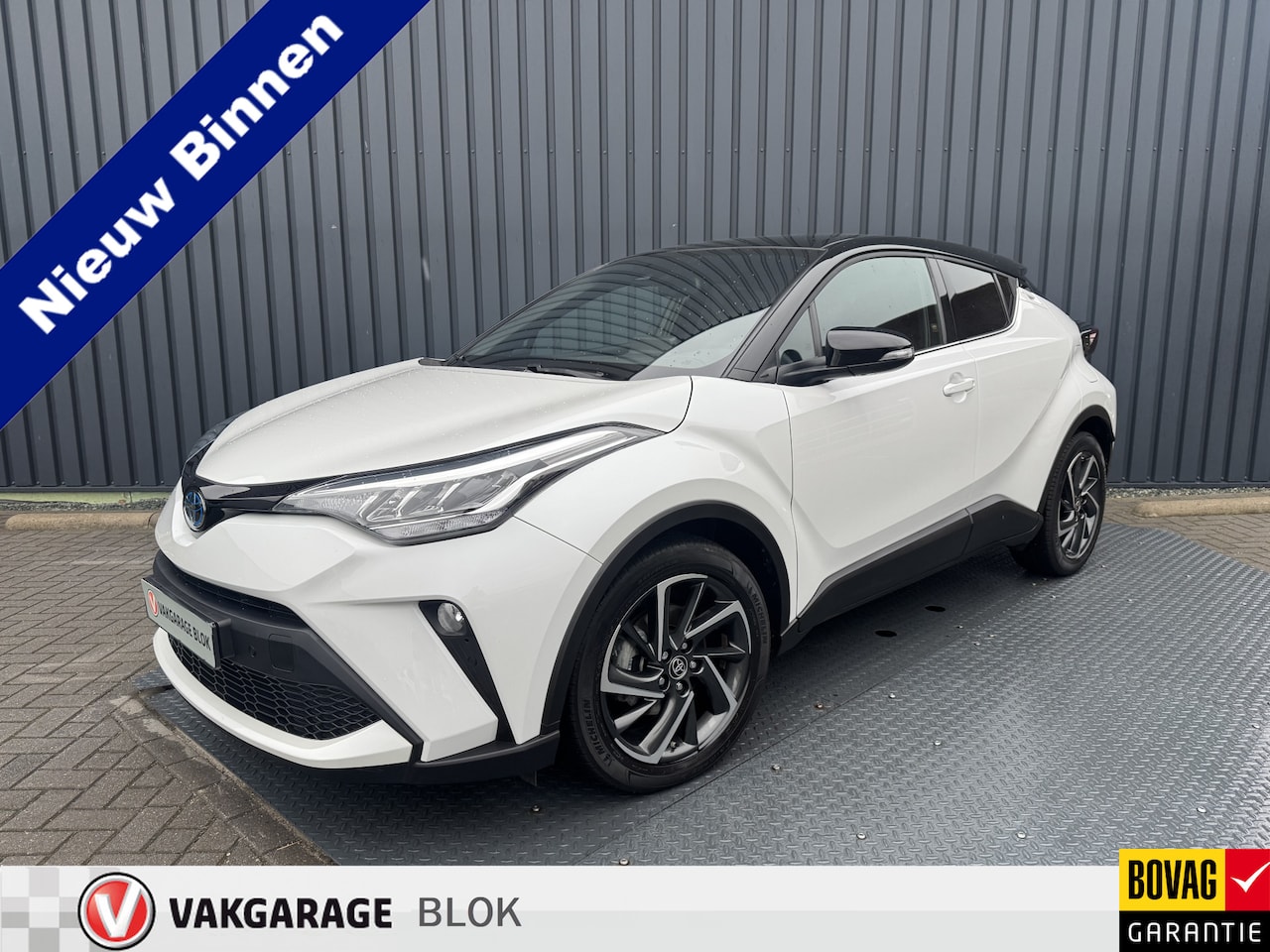 Toyota C-HR - 2.0 Hybrid Bi Tone | BSM | PDC | 10 jr GARANTIE | Rijklaar!! - AutoWereld.nl