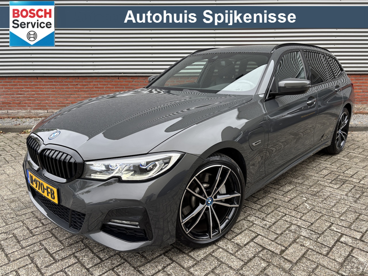BMW 3-serie Touring - 330e High Executive | ///M- Sport | 19 inch | Laser LED | 360 Camera | Dealer Onderhouden - AutoWereld.nl