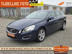 Volvo V60 - 1.6 T4 Summum, ACC, BLIS, trekhaak, xenon, leer