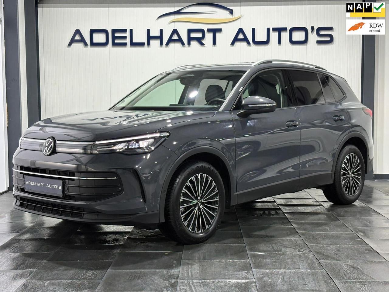Volkswagen Tiguan - 1.5 eTSI Life Edition Automaat / Navigatie full map / Camera / Cruise control / Climate co - AutoWereld.nl