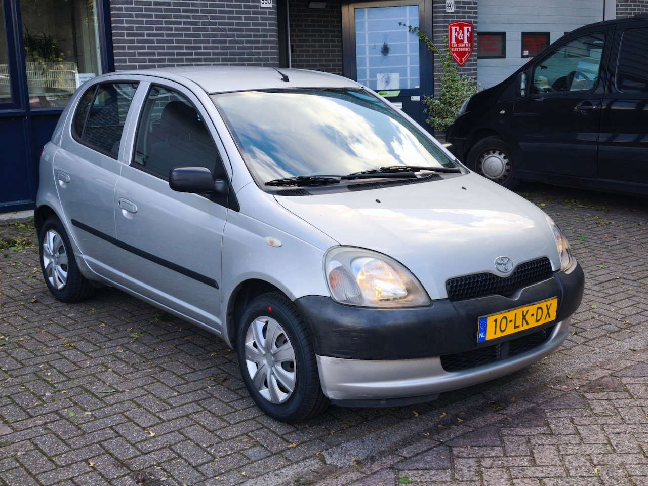 Toyota Yaris - 1.0-16V VVT-i YORIN Lage kilometerstand Nieuwe APK Beurt - AutoWereld.nl