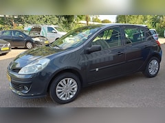 Renault Clio - 1.2-16V Special Line