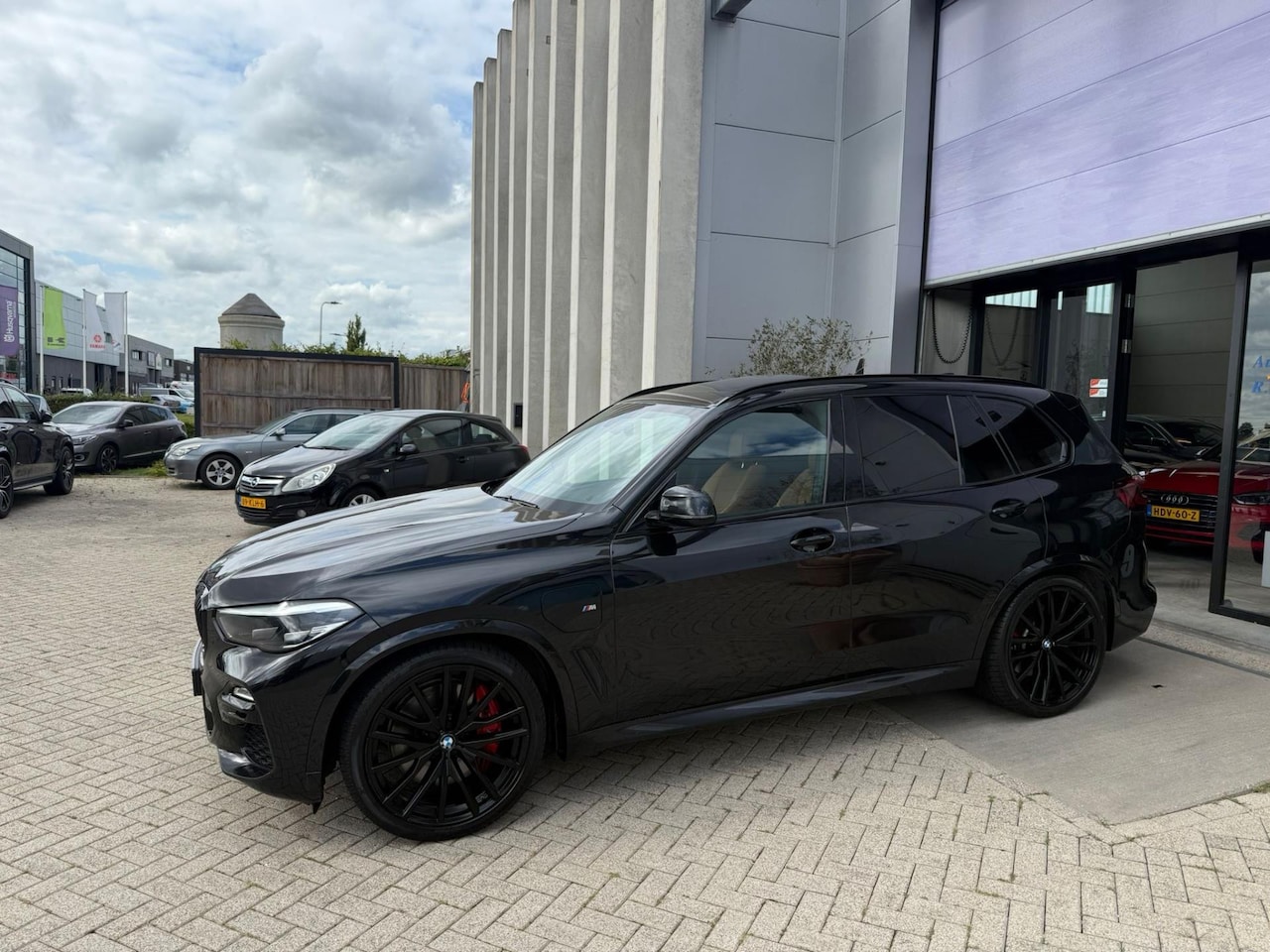 BMW X5 - XDrive45e M Edition BTW! PANO! LED! CARPLAY! INRUIL MOGELIJK! - AutoWereld.nl