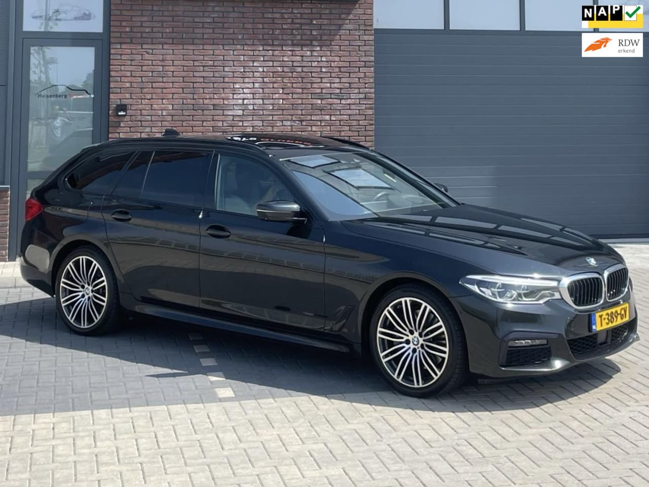 BMW 5-serie Touring - 530d xDrive M-Pakket 2019 RIJK UITGERUST - AutoWereld.nl