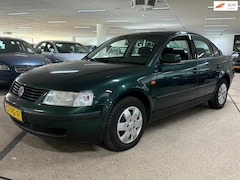 Volkswagen Passat - 1.6 Trendline. 194.000dkm Nap Airco