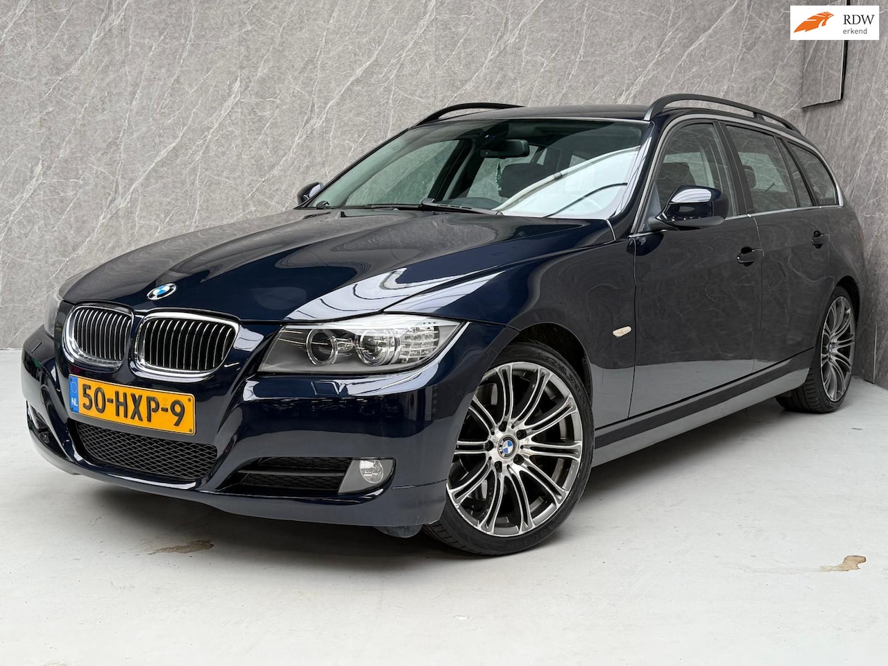 BMW 3-serie Touring - 330i 272 PK High Executive / NAP / 2e Eigenaar - AutoWereld.nl