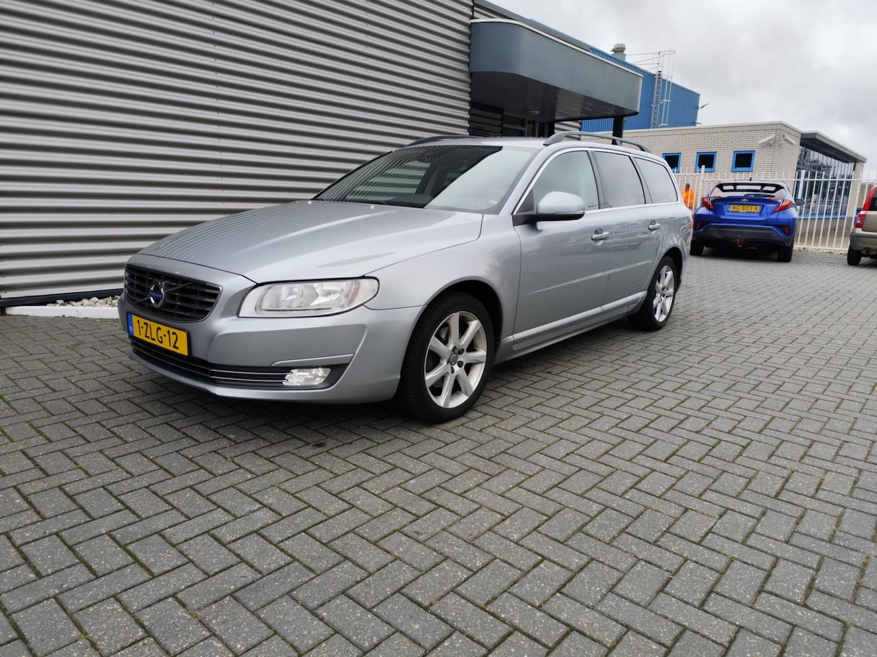 Volvo V70 - 2.0 D4 Nordic 2.0 D4 Nordic+ - AutoWereld.nl