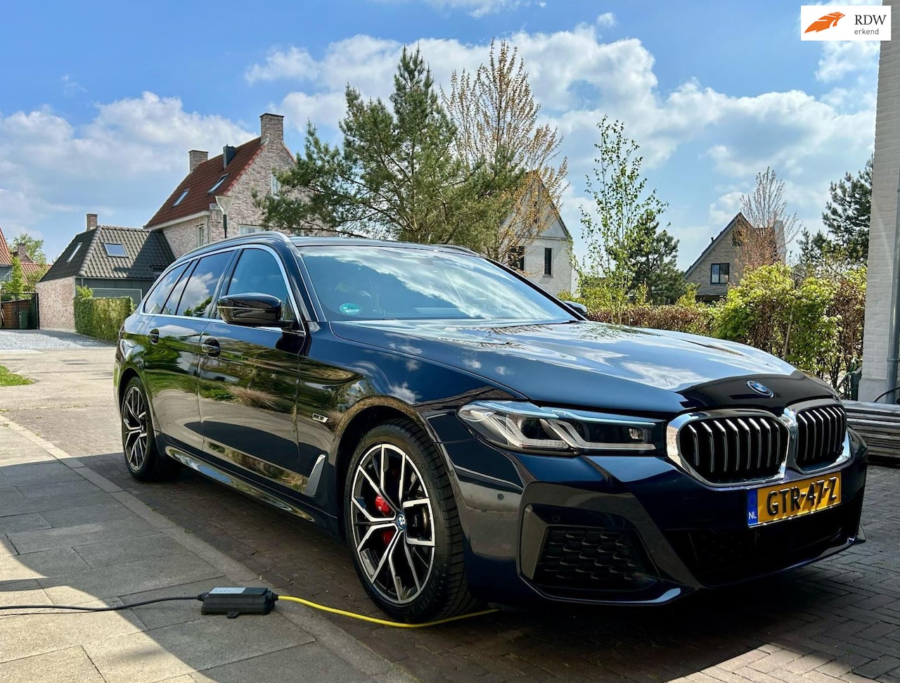 BMW 5-serie Touring - 530e xDrive High Executive FULL OPTIONS ! - AutoWereld.nl