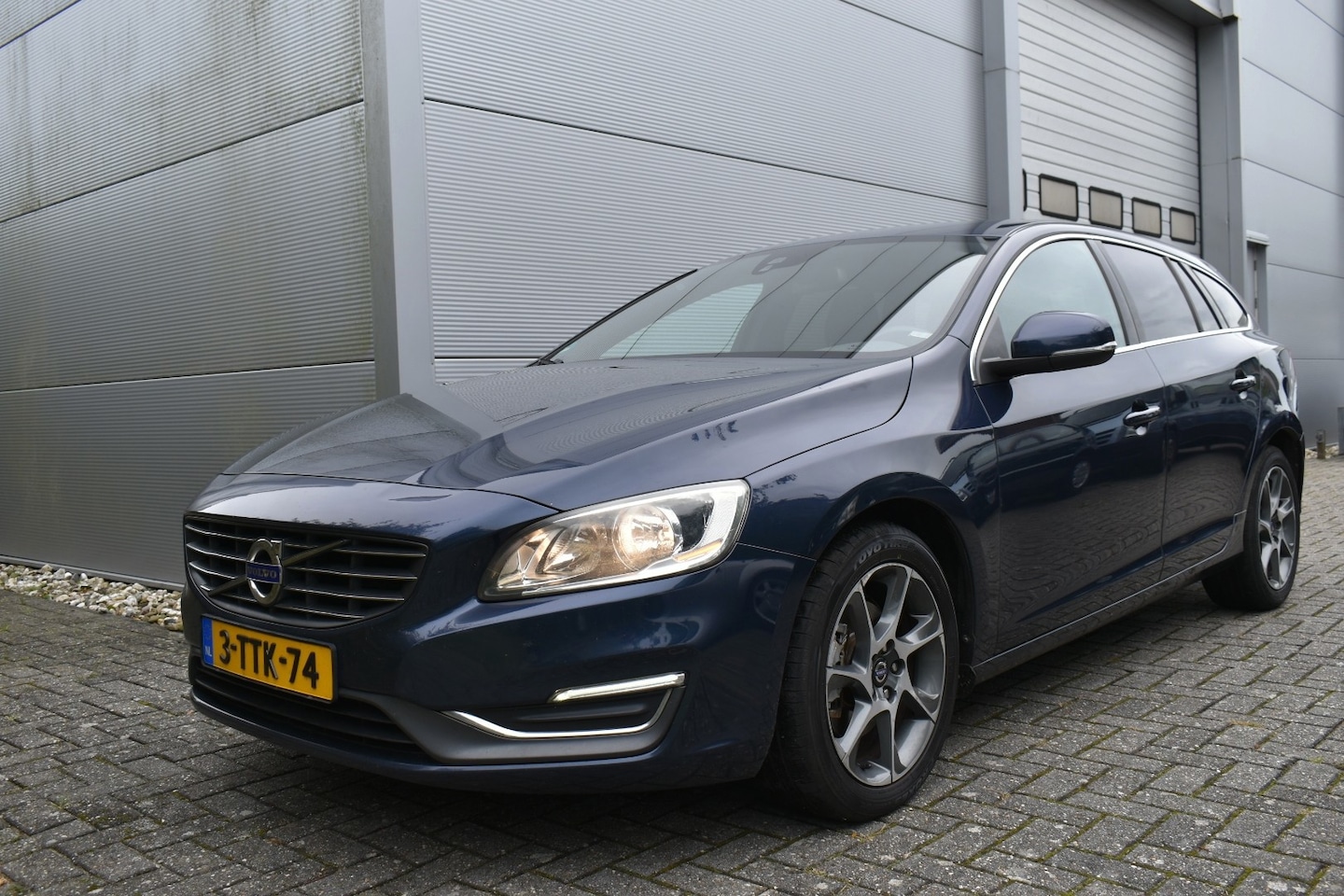 Volvo V60 - 2.0 D4 Summum 2.0 D4 Summum - AutoWereld.nl