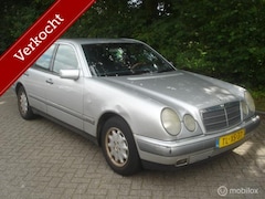 Mercedes-Benz E-klasse - 200 Elegance Aut. - Airco Koppakking lek