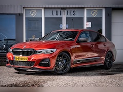 BMW 3-serie - 320i M-Performance I Schuifdak I Leder I BTW I HuD I 19'' I Sfeerverlichting I Org.NL I De