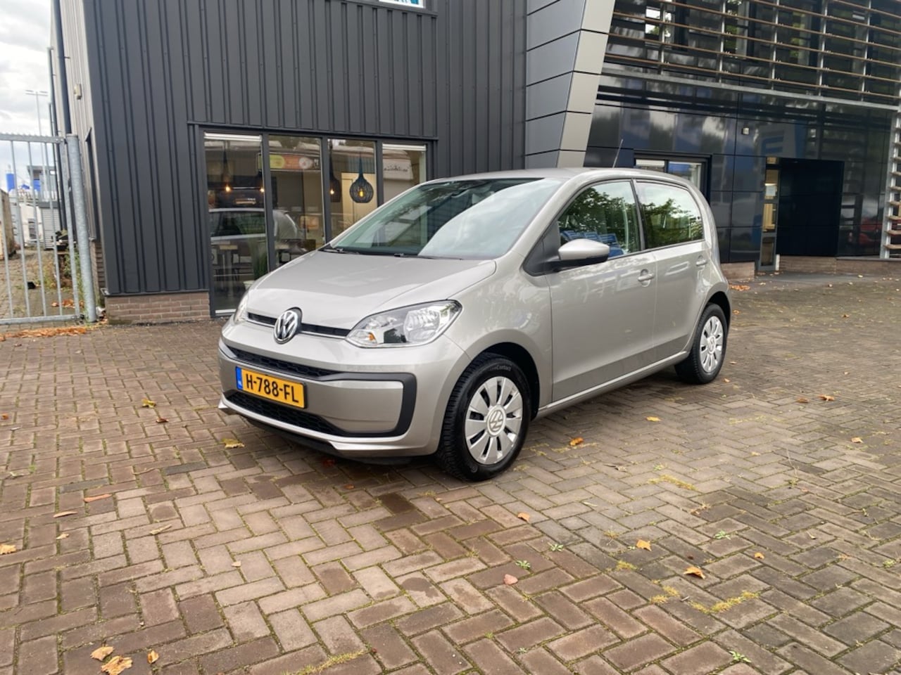 Volkswagen Up! - 1.0 BMT move up! garantie/airco/blue-tooth - AutoWereld.nl