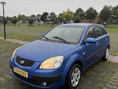 Kia Rio - 1.4 5-deurs Lage KM Airco Elek pakket Bluetooth