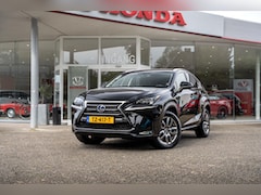 Lexus NX - 300h Hybrid 2 WD Luxury Line | Volledig dealeronderhouden | Afneembare trekhaak | Navigati