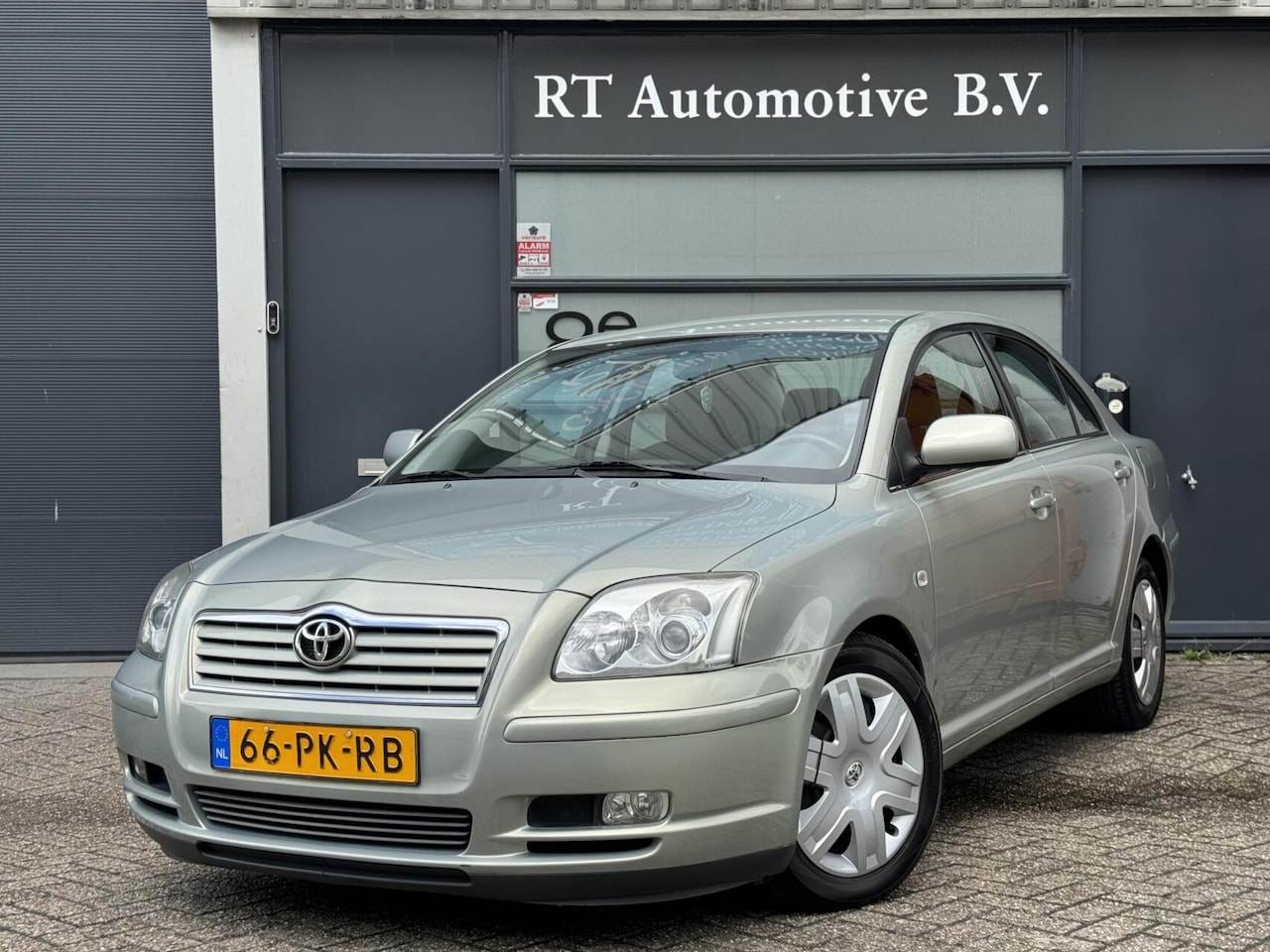 Toyota Avensis - 1.8 VVTi Clima / Automaat - AutoWereld.nl