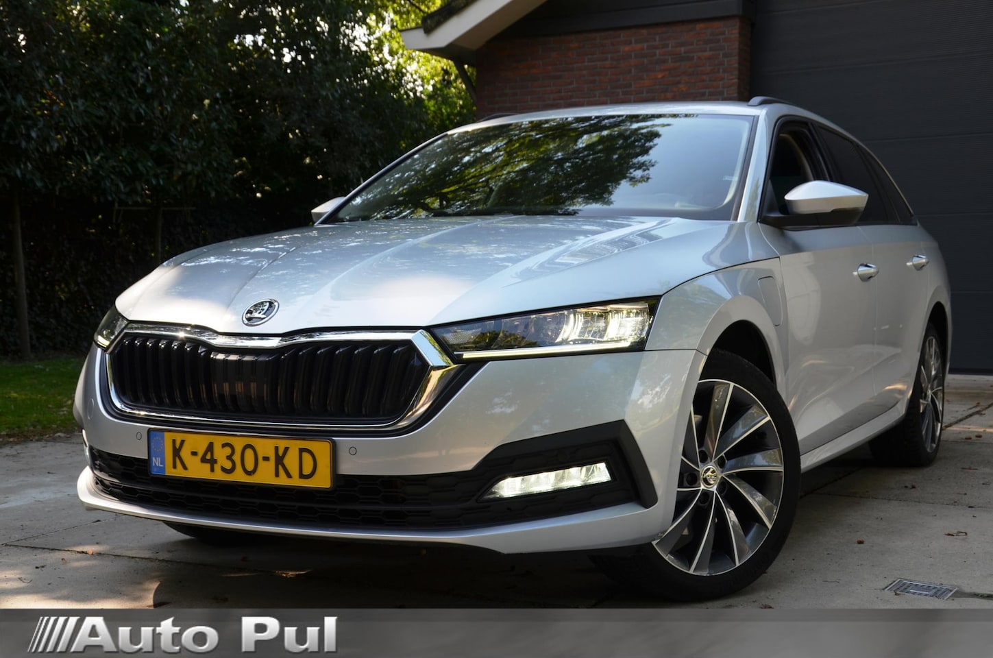 Skoda Octavia Combi - 1.4 TSI iV PHEV Business Edition Automaat/Navi/Led/Pdc/Ecc/Stoelverwarming/Virtual cockpit - AutoWereld.nl