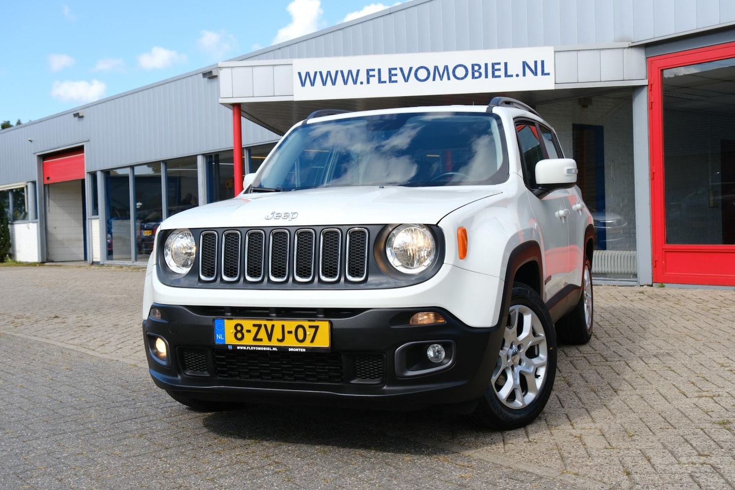 Jeep Renegade - 1.4 MultiAir Longitude Airco|Cruise|LMV|Trekhaak - AutoWereld.nl