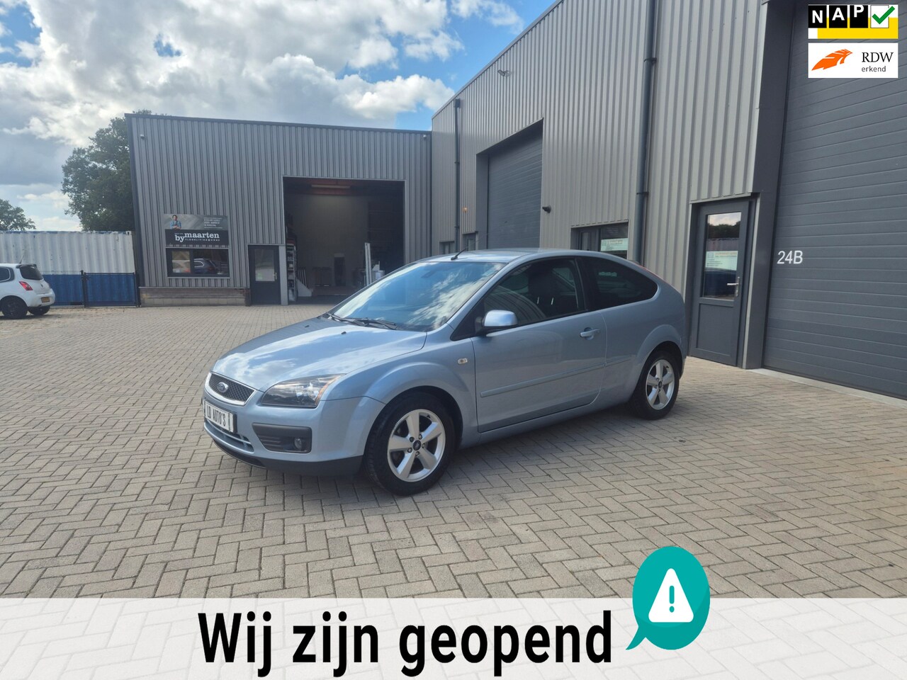 Ford Focus - 1.6-16V Futura 1e EIGENAAR DEALER ONDERHOUDEN LAGE KM STAND - AutoWereld.nl