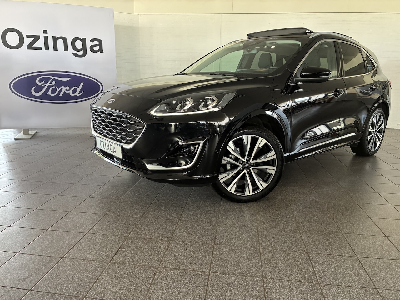 Ford Kuga - Vignale PHEV vol opties-elektr.trekhaak-pan.dak 20-inch lichtmetaal - AutoWereld.nl
