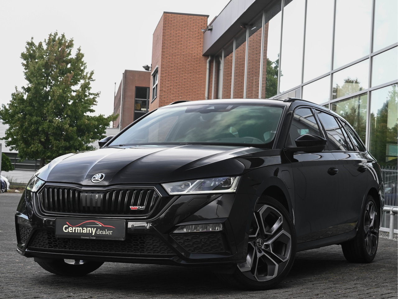 Skoda Octavia Combi - 1.4 TSI 245pk RS iV PHEV Business Pano Head-Up Canton Elektr. RS-Zetels ACC 19-Inch Keyles - AutoWereld.nl