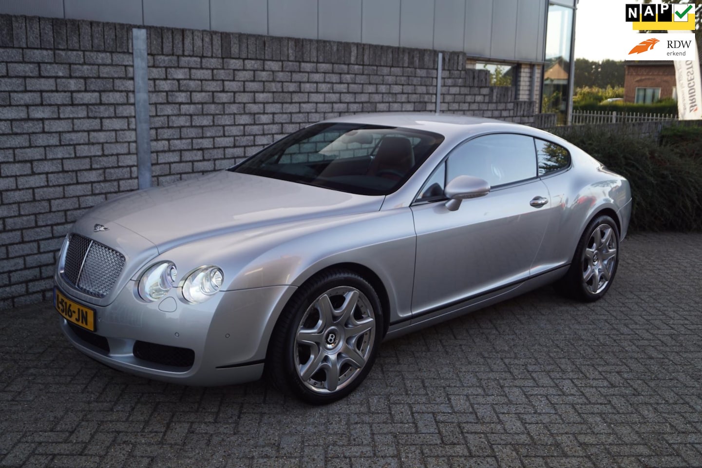Bentley Continental GT - 6.0 W12 Coupe Leder Sportst Stoelverw Memory Stoelen Navi Clima Softclose Cruise Xenon 2x - AutoWereld.nl