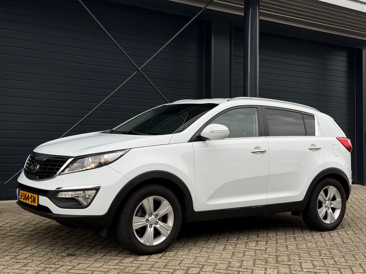 Kia Sportage - 1.6 GDI X-ecutive 1.6 GDI X-ecutive, Climate, Bluethooth, Cruise, Trekhaak - AutoWereld.nl