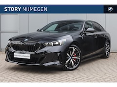 BMW i5 - eDrive40 M Sport / Panoramadak / Trekhaak / Stoelventilatie / Comfort Access / Adaptieve L