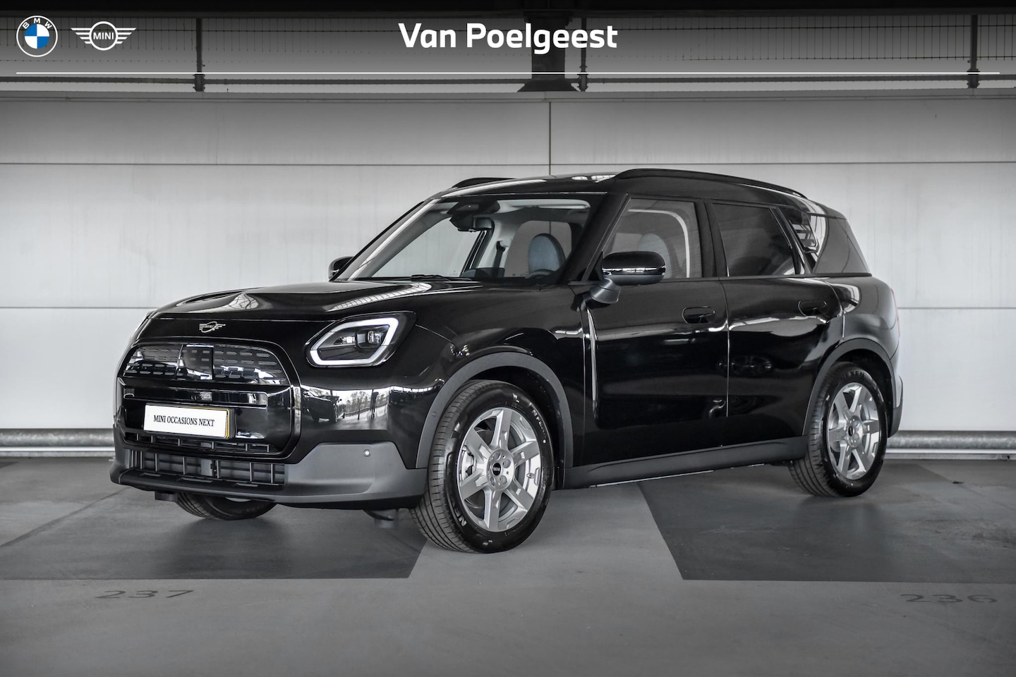 MINI Countryman - E Classic XS 66.5 kWh MINI Countryman E Classic 66.5 kWh | Pakket M | Dak in carrosseriekl - AutoWereld.nl