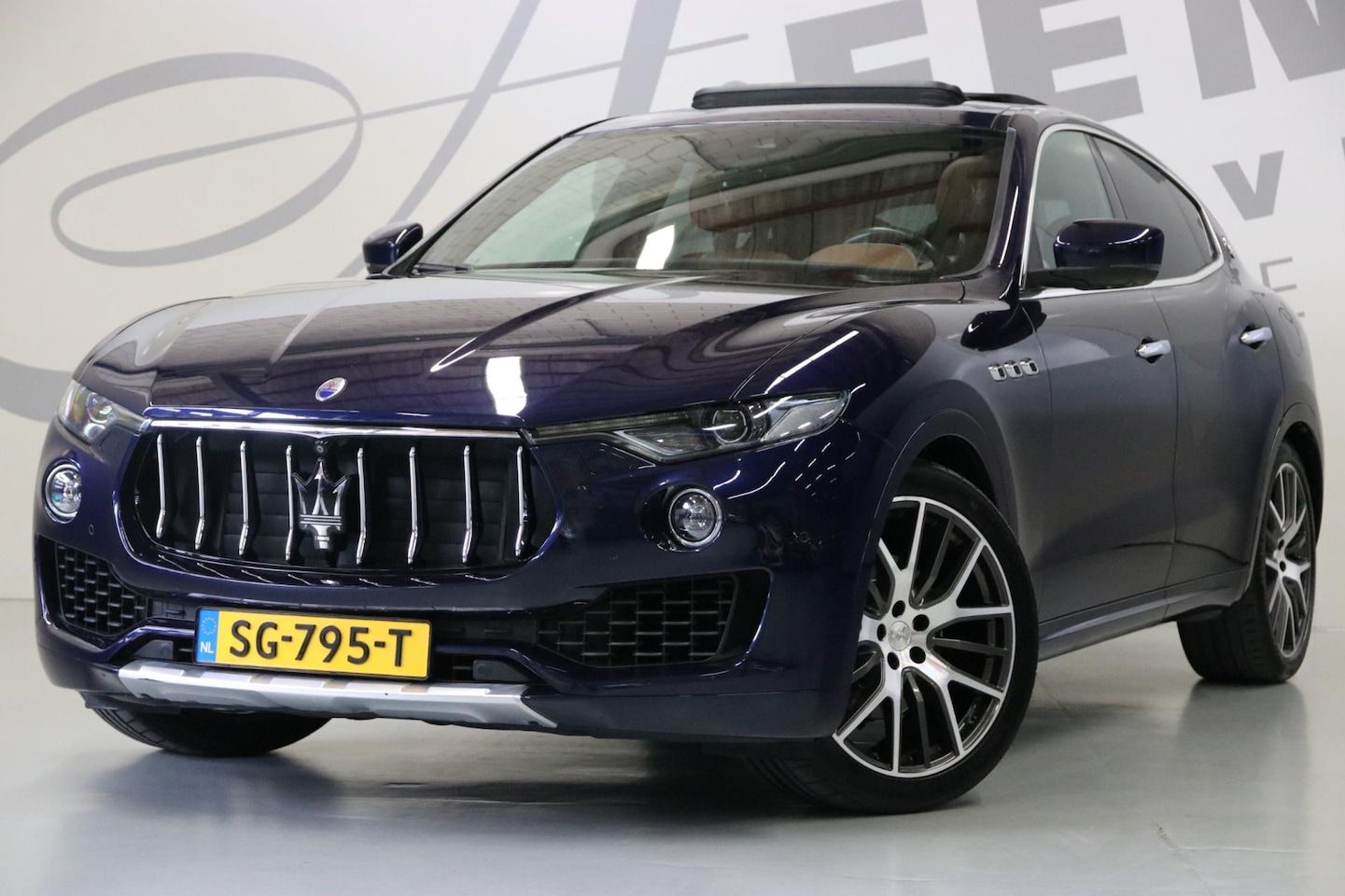 Maserati Levante - 3.0 V6 D Apple carplay/Rondomzicht camera/Carbon interieurdelen - AutoWereld.nl