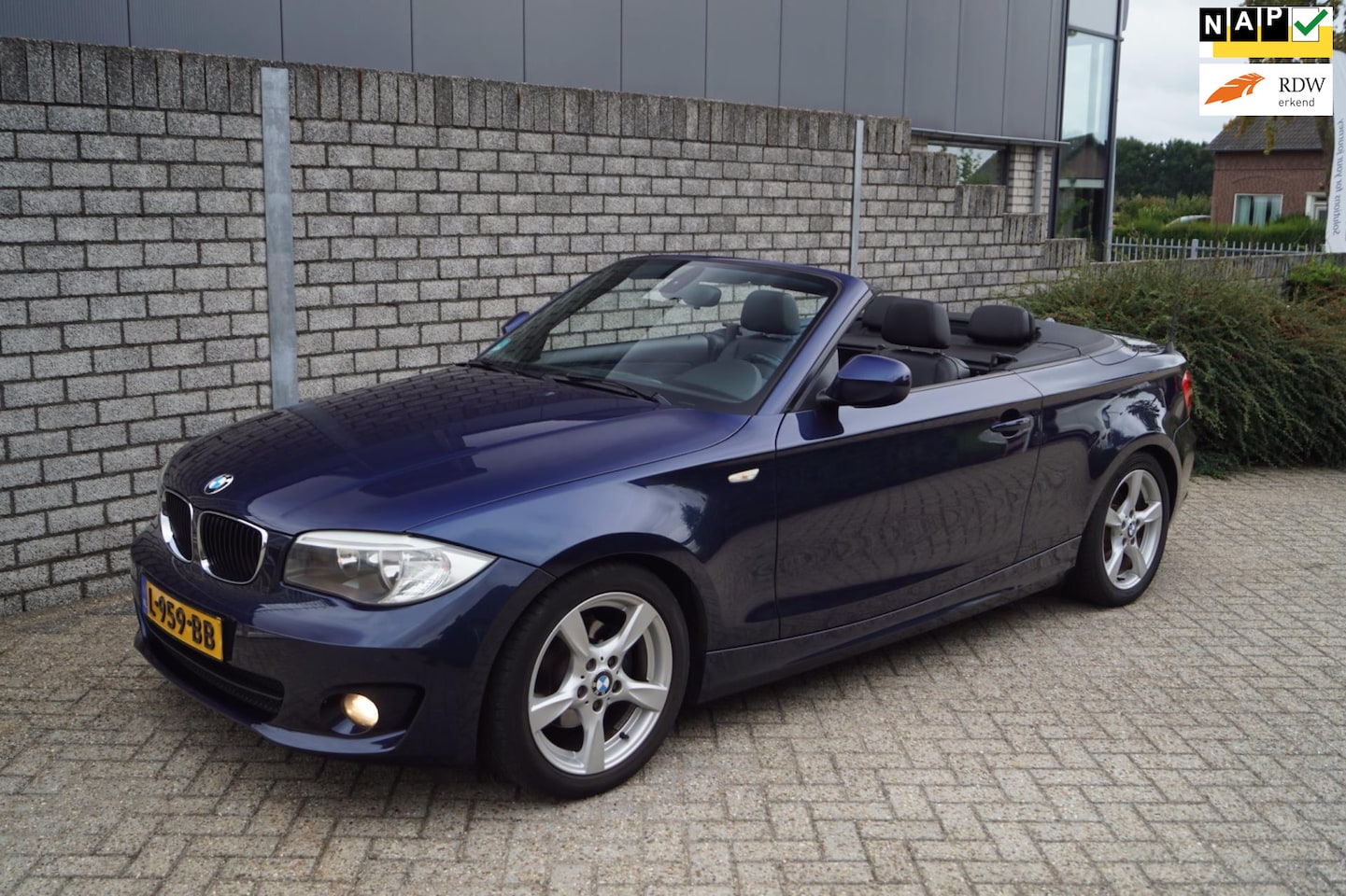BMW 1-serie Cabrio - 118i Executive Leder Stoelverw Clima Cruise Elektrische Ramen en Spiegels 2x PDC LMV Trekh - AutoWereld.nl
