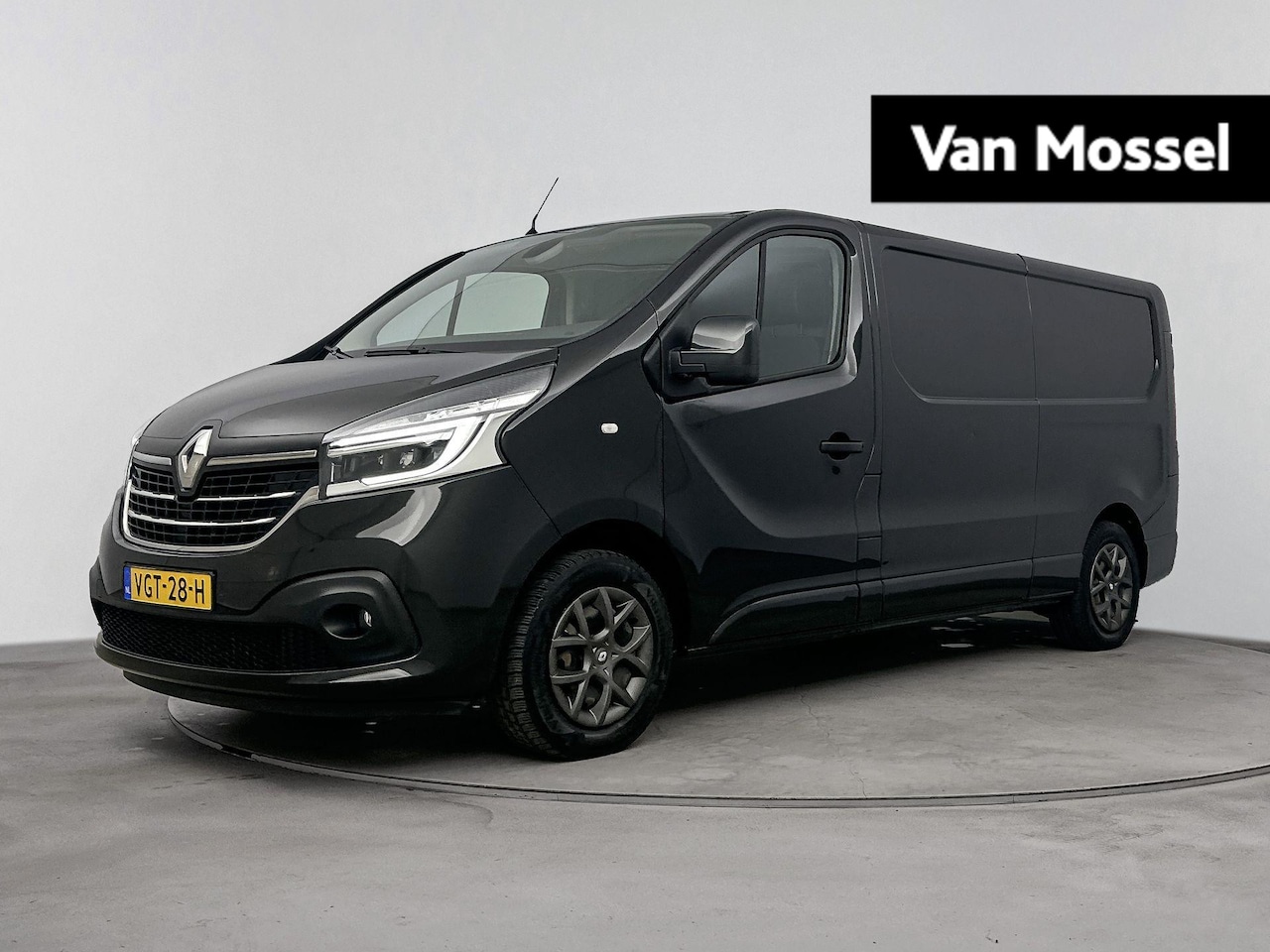 Renault Trafic - 2.0 dCi T29 L2H1 Business EDC 145PK | Automaat | Climate Control | Achteruitrijcamera + Pa - AutoWereld.nl