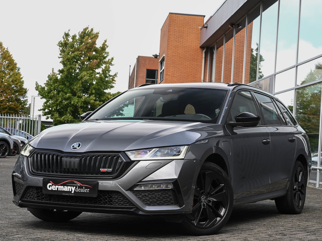 Skoda Octavia Combi - 1.4 TSI 245pk RS iV PHEV Business Pano Head-Up Adaptive Cruise Keyless Lane Assist - AutoWereld.nl