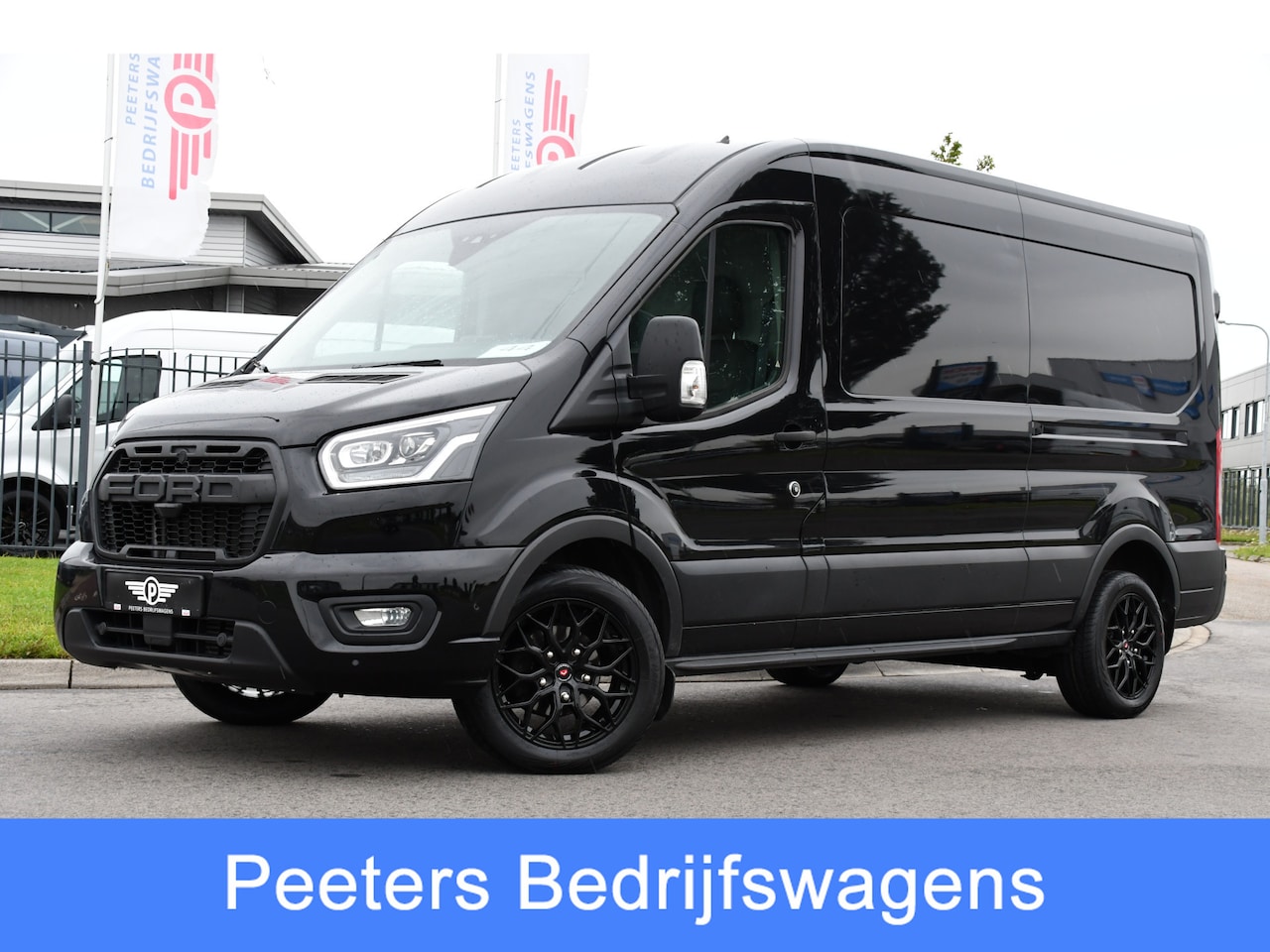 Ford Transit - 350 2.0 TDCI L3H2 Black Edition Camera, Cruise, Carplay, 185pk, Xenon, Multimedia, Automaa - AutoWereld.nl