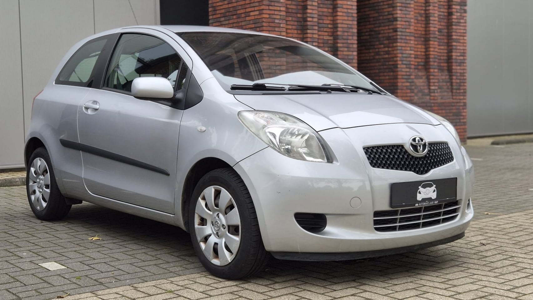 Toyota Yaris - 1.3 VVTi Sol MMT / Airco / Org. NL / 1 jaar APK / - AutoWereld.nl