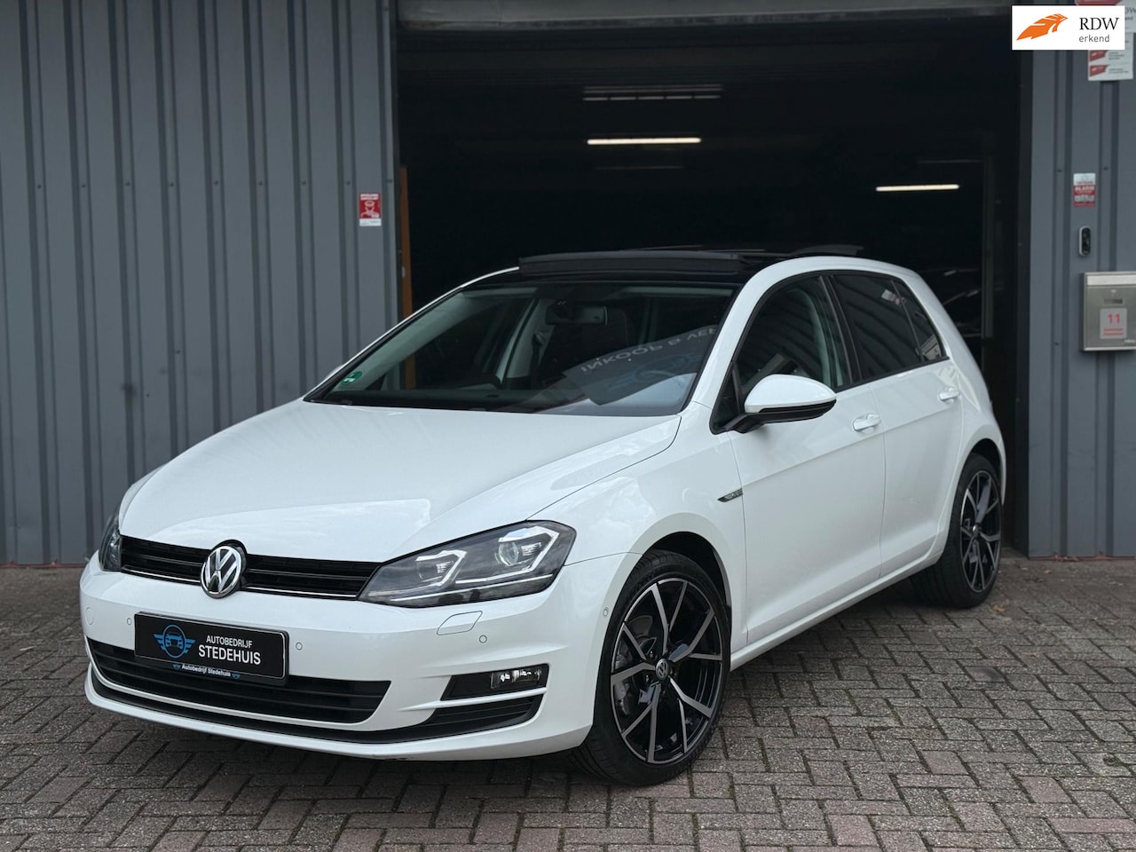Volkswagen Golf - 1.2 TSI CUP Highline CarPlay | Camera - AutoWereld.nl