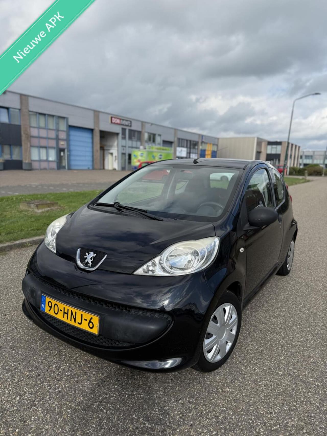 Peugeot 107 - 1.0-12V NIEUWE KOPPELING EN APK 2 sleutels - AutoWereld.nl