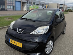 Peugeot 107 - 1.0-12V NIEUWE KOPPELING EN APK 2 sleutels