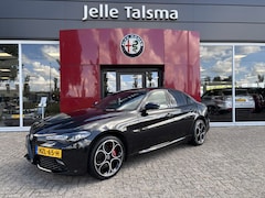 Alfa Romeo Giulia - 2.0T 280 AWD Veloce | 19" Velgen | Panoramadak | Adas 2 | Carplay en Android