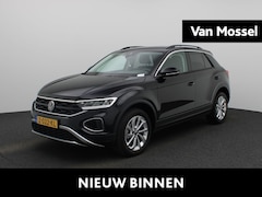Volkswagen T-Roc - 1.5 TSI Life Edition | 150 PK | Automaat | Navigatie | Keyless | Airco | Trekhaak | Blinds