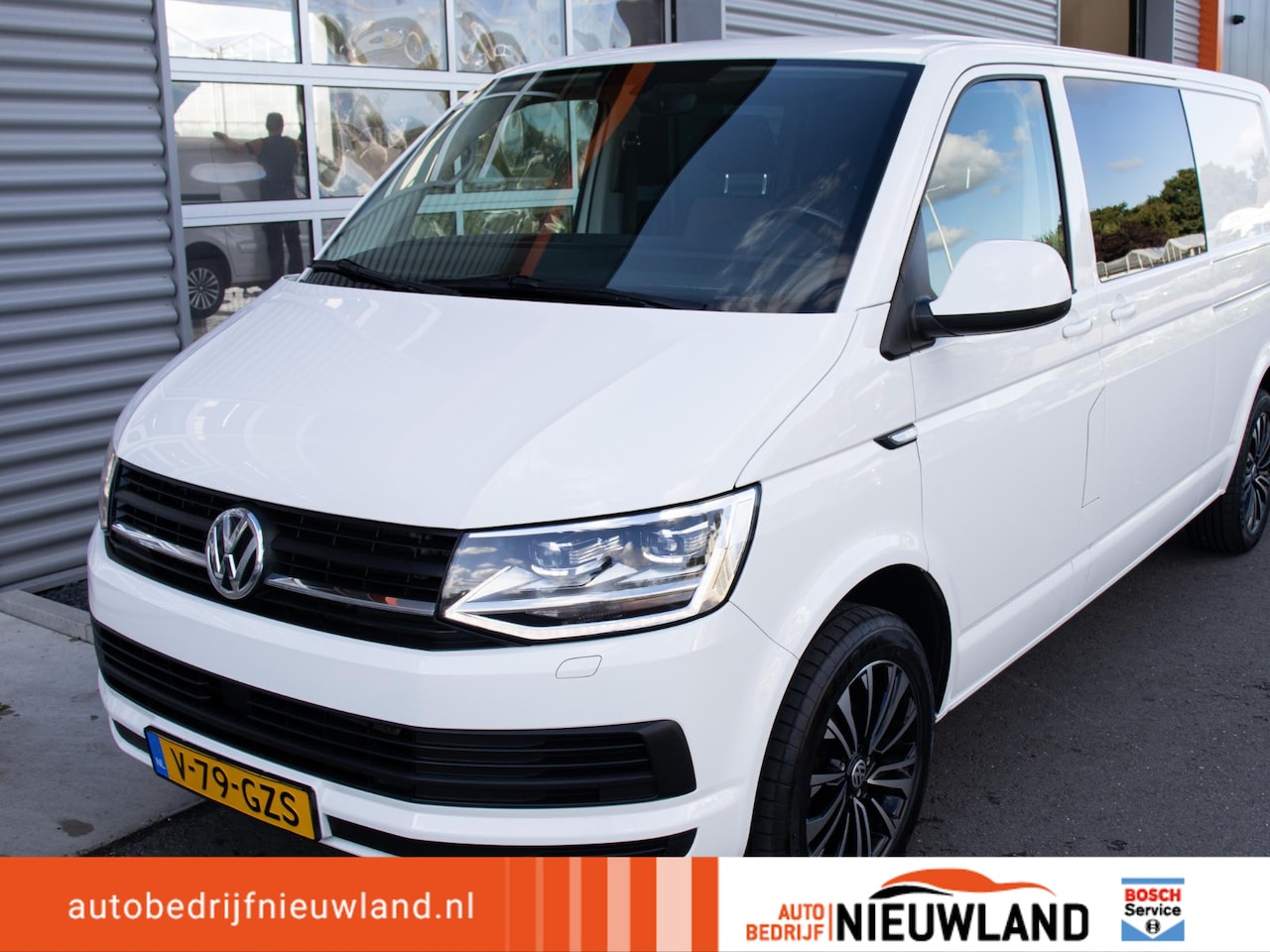 Volkswagen Transporter - 2.0 TDI L2H1 DC Business softclose, automaat , led , 18 inch lm , addaptive cruise - AutoWereld.nl