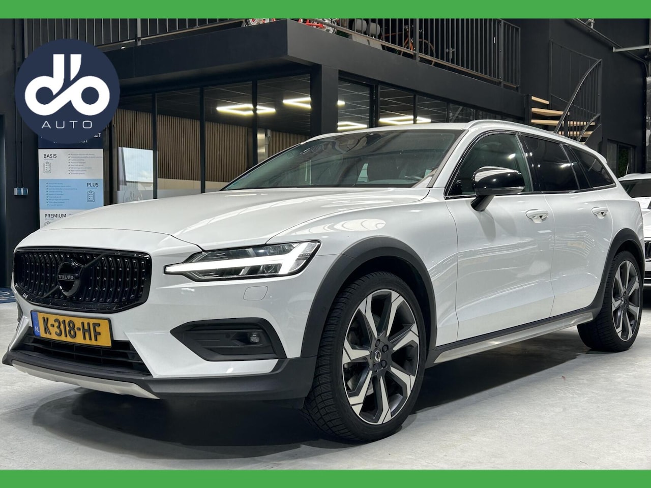 Volvo V60 Cross Country - 2.0 B5 AWD  Pro 2.0 B5 AWD Pro - AutoWereld.nl