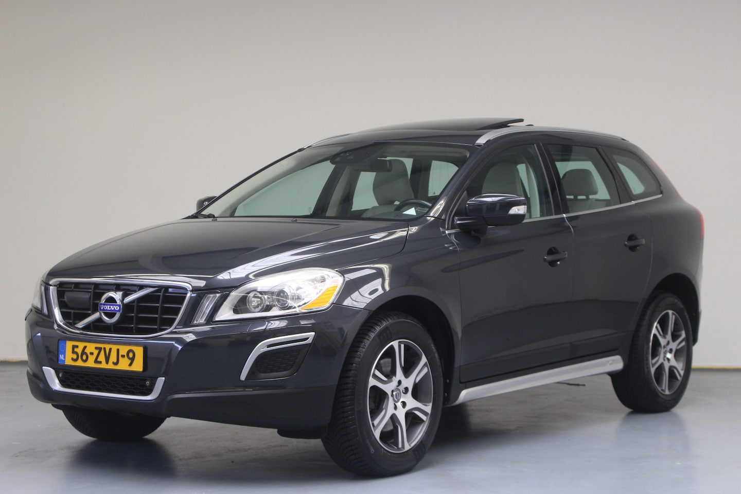 Volvo XC60 - T5 240pk Summum | Trekhaak | Pano dak | - AutoWereld.nl